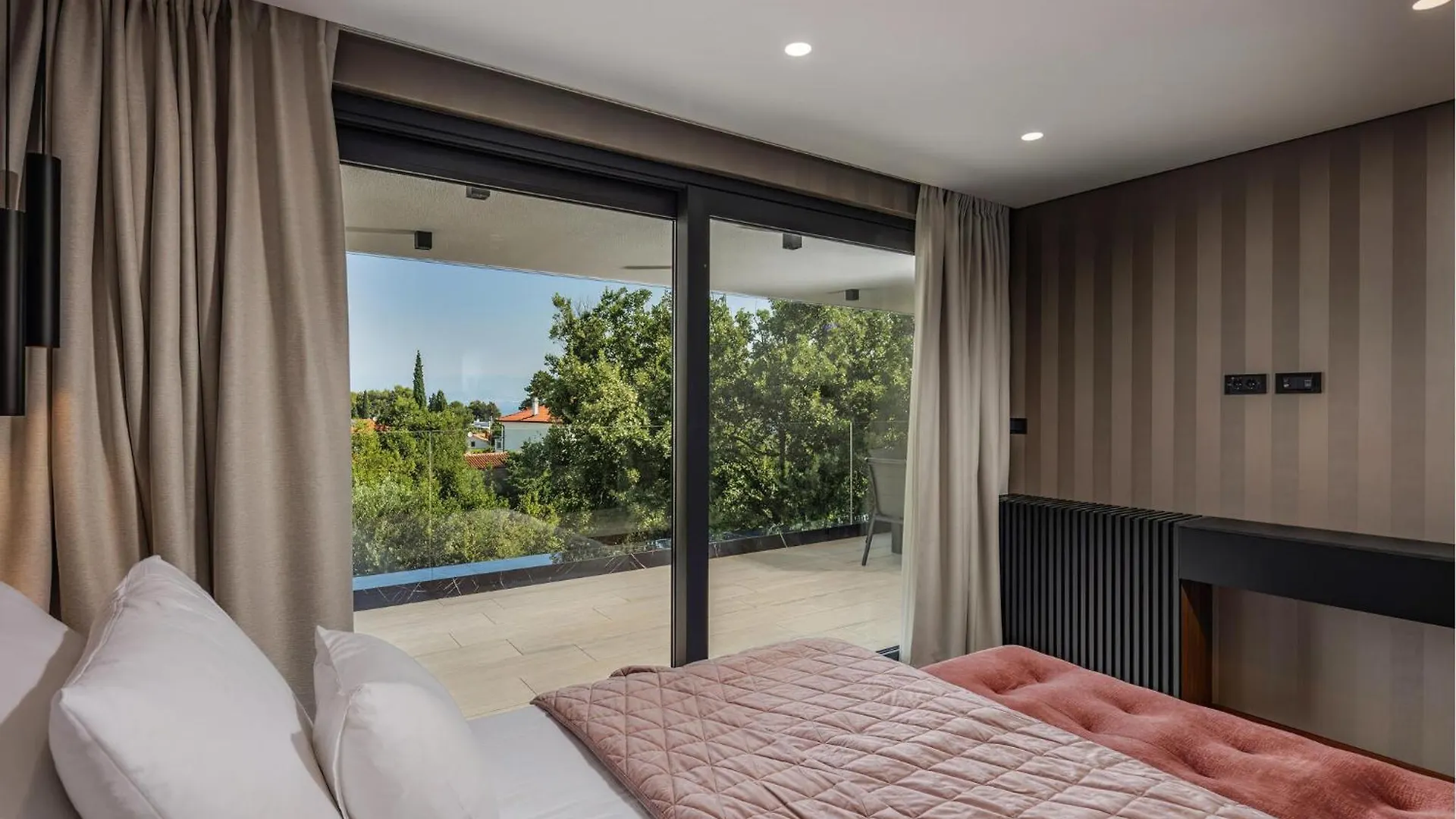Awesome Apartment In Malinska With Wifi